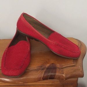 Red aerosoles loafers